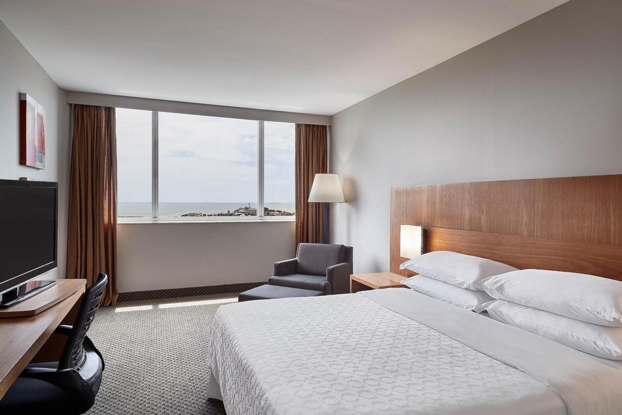 EXECUTIVE CLUB Club level Guest room 1 Double Bed Ocean view,1634416212:JPEG