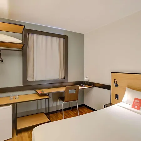 ibis Vitoria Praia de Camburi-2